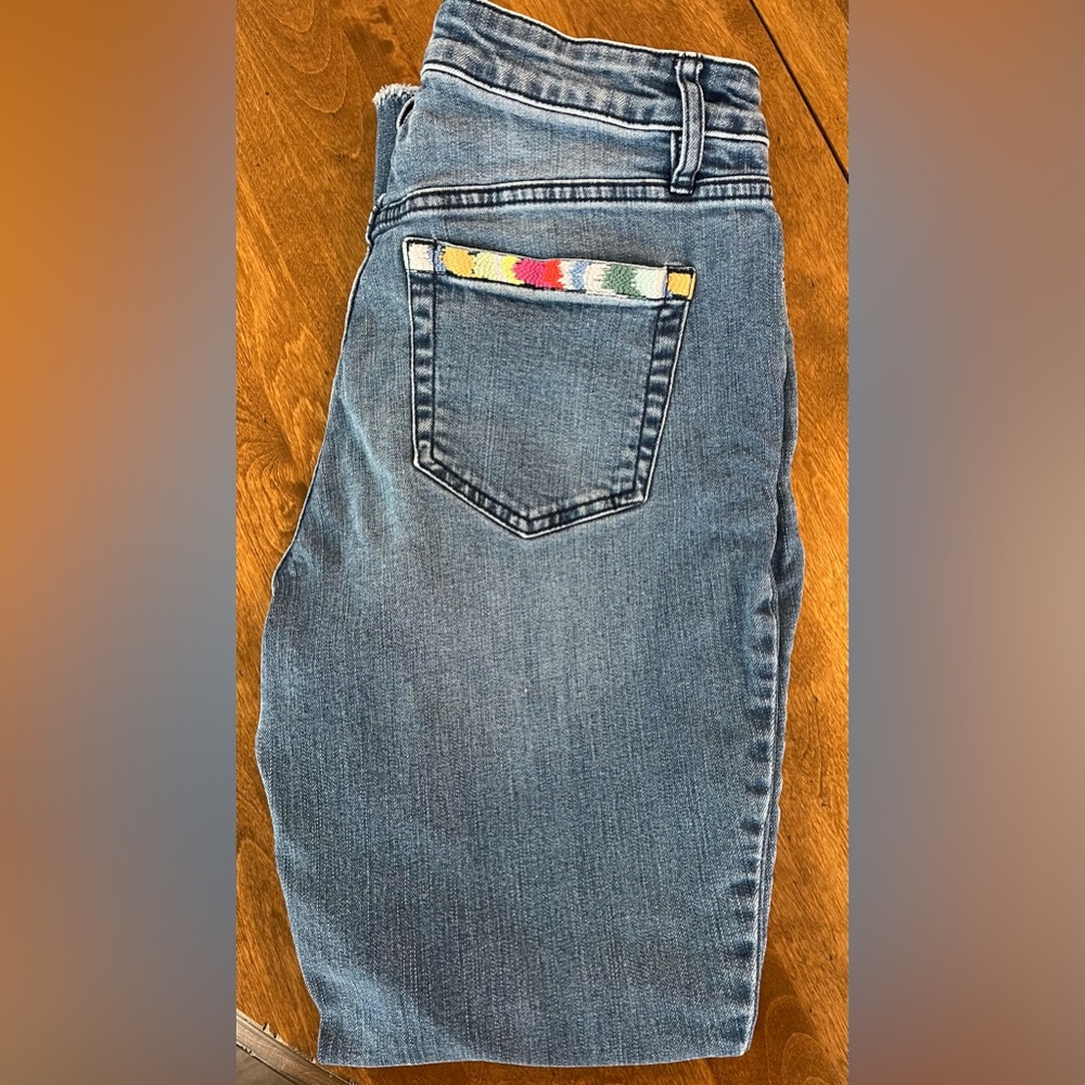 Candace Cameron Bure Blue Jeans w/ Colorful Pocket Straight Leg Size 4 EUC